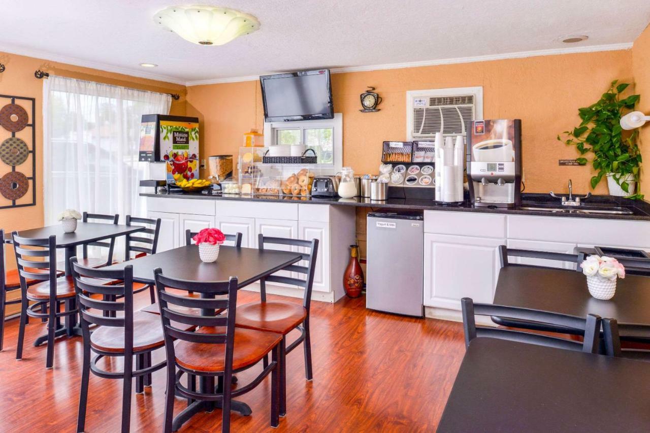 Rodeway Inn Orleans - Cape Cod Buitenkant foto